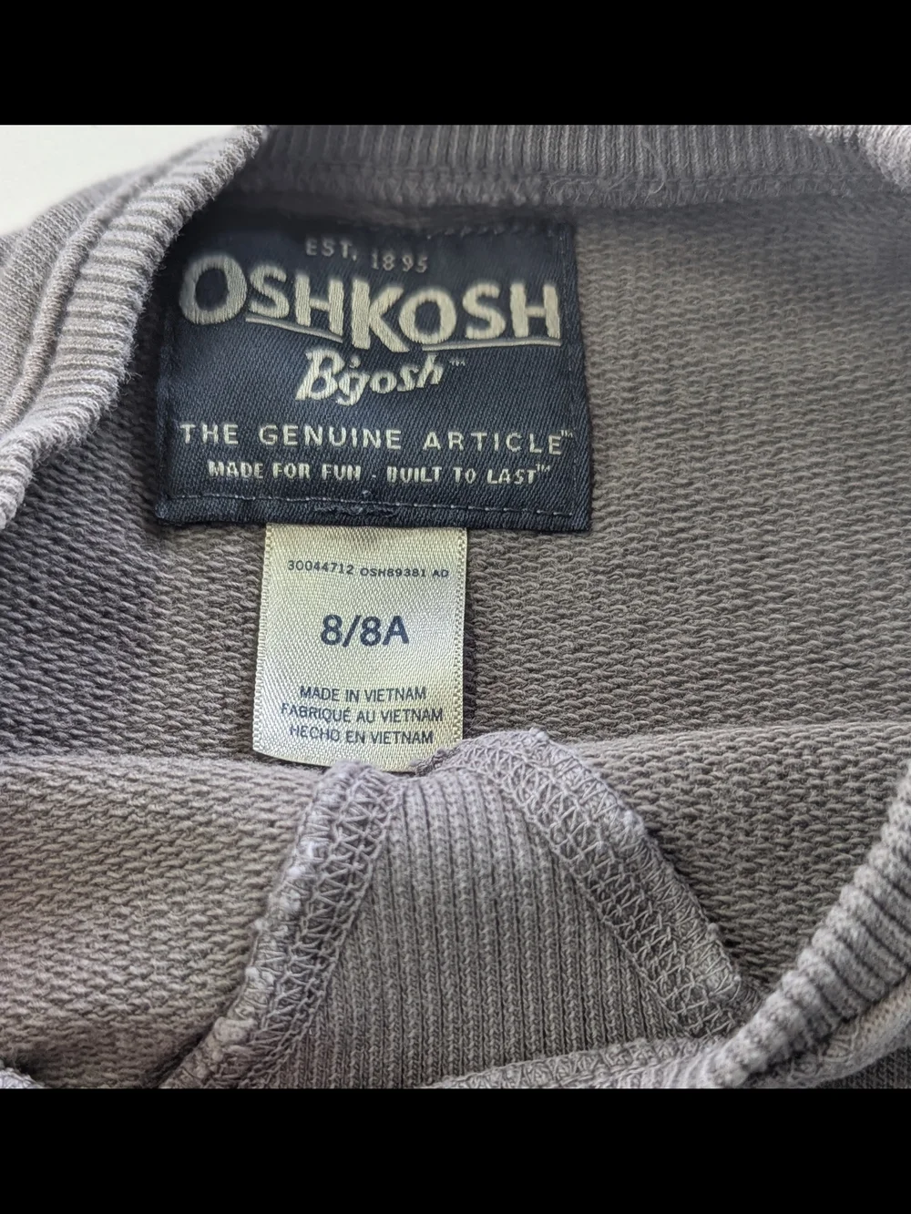 OshKosh B’gosh Boys Size 8 Gray Sweatshirt Pullover Crewneck Classic Logo